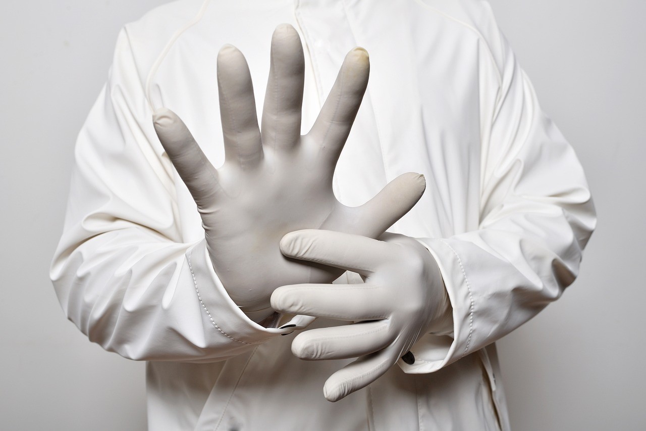 Gants en latex, en vinyle ou en nitrile : Comment choisir le bon matériau de gants ? ATG